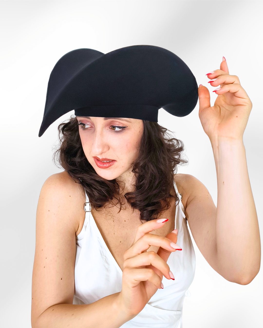 03 | Black is black | Small Hat