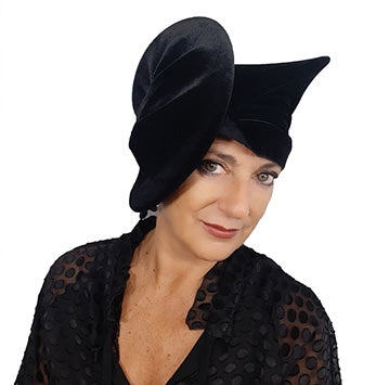 Black Velvet | Small hat